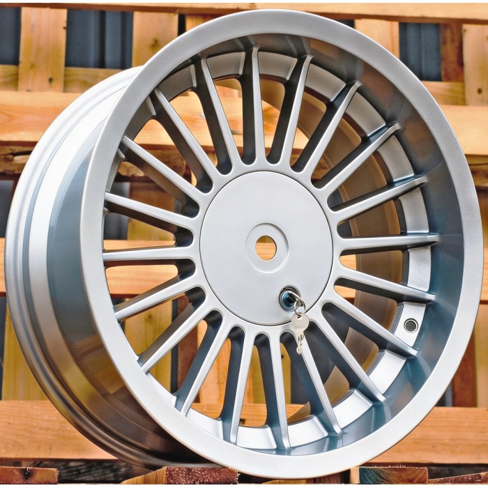 Джанта R17 8.5 5X120 ET20 74.1 FBX257 BMW SI